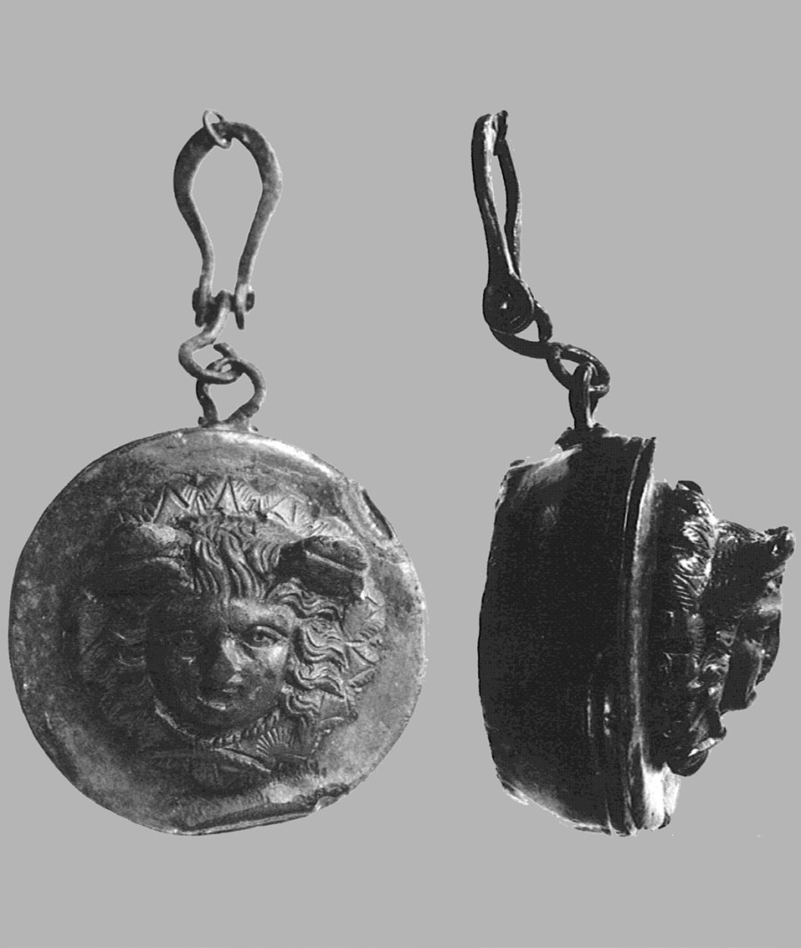 Pannello 1 - foto 2 | Cursore di stadera con testa di Medusa (III sec. d.C.)